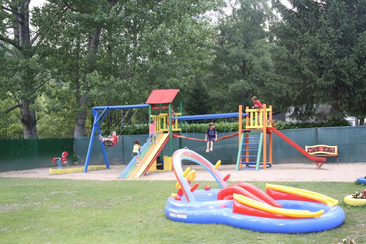 Bungalows Conca De Ter Vilallonga de Ter Zewnętrze zdjęcie